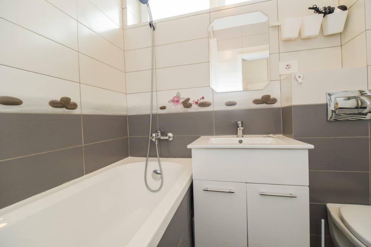 Schiller Apartment 57 - Free Private Parking 브라쇼브 외부 사진