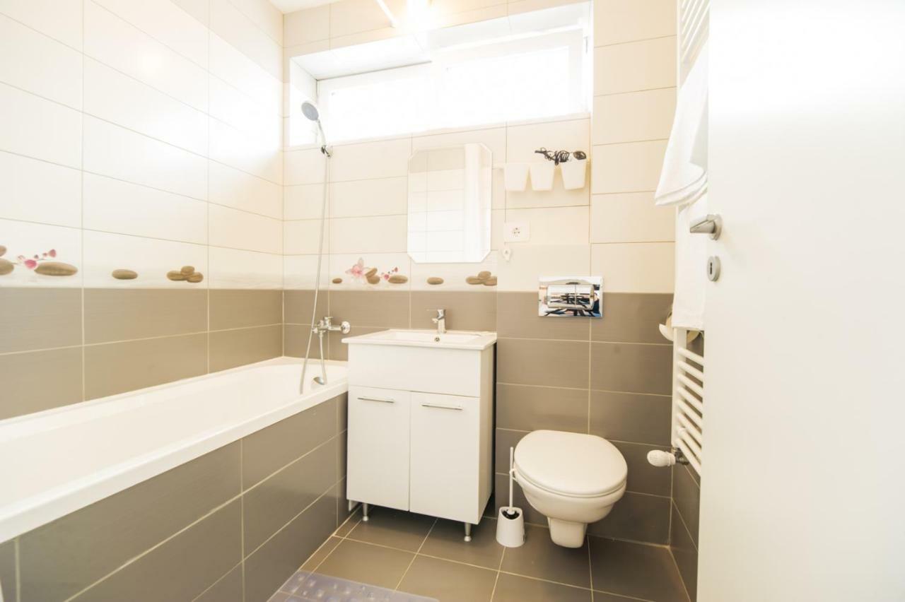 Schiller Apartment 57 - Free Private Parking 브라쇼브 외부 사진